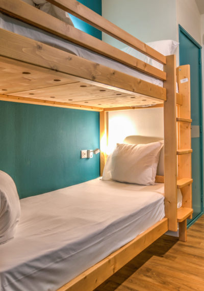 cousinade: chambre familiale