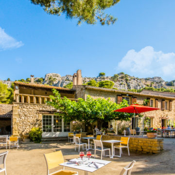 location salle en provence : restaurant terrasse