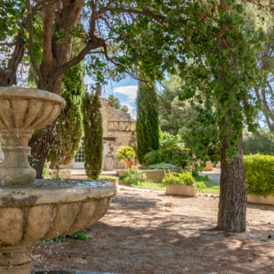 team building parc en provence avec fontaine